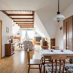 Rent Like Home - Kasprowicza Apartment